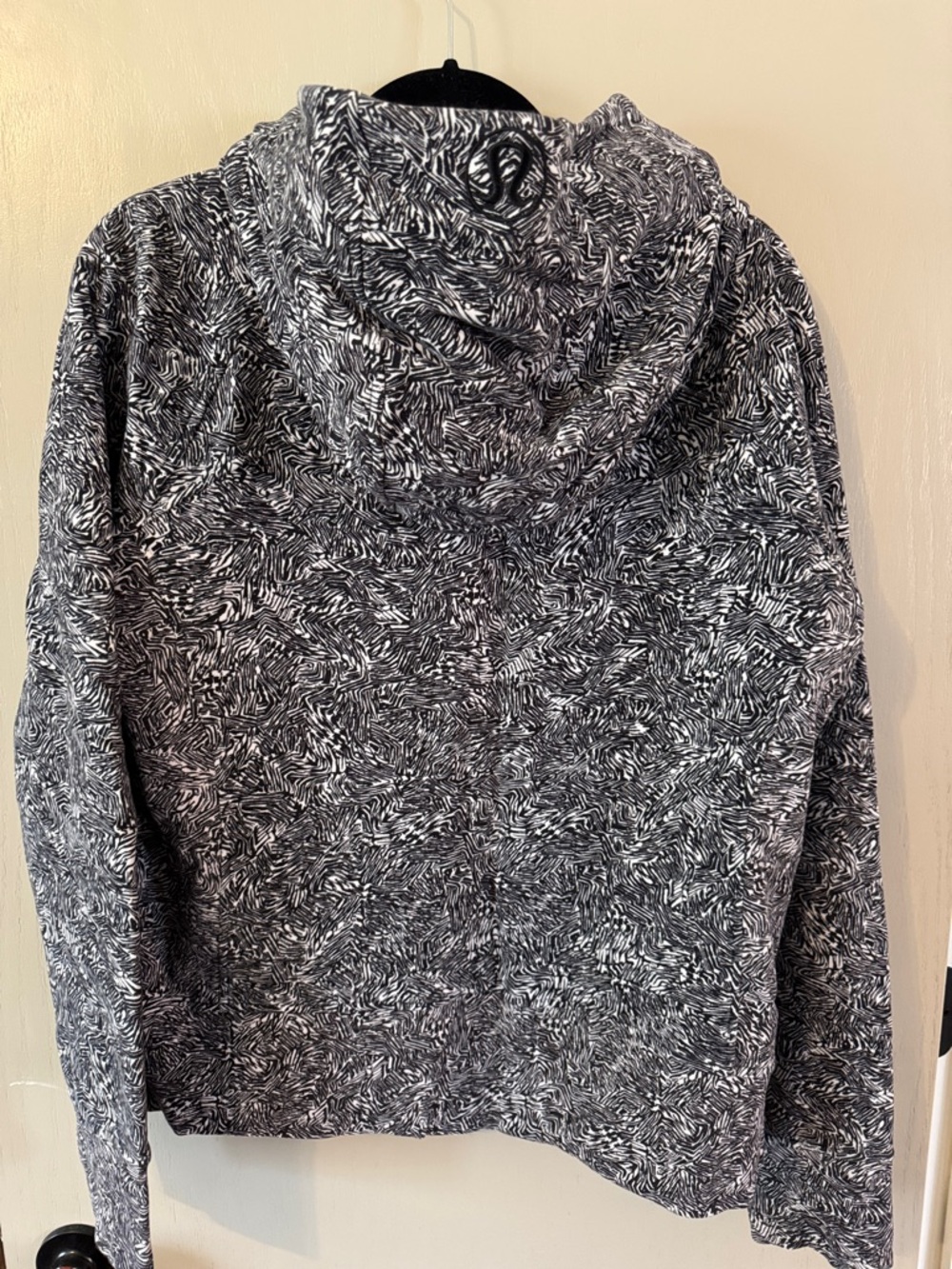 lululemon athletica Scuba Full-Zip Hoodie - Offbeat Alpine White Black - Picture 8 of 8